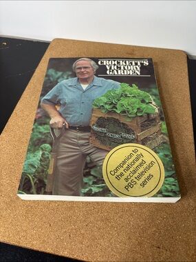 Crockett's Victory Garden Large Paperback Book Vintage 1977 Gardening